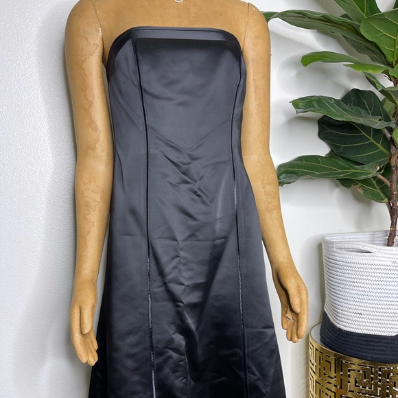 Ann Taylor A Line Black Satin strapless Dress - Picture 4 of 10